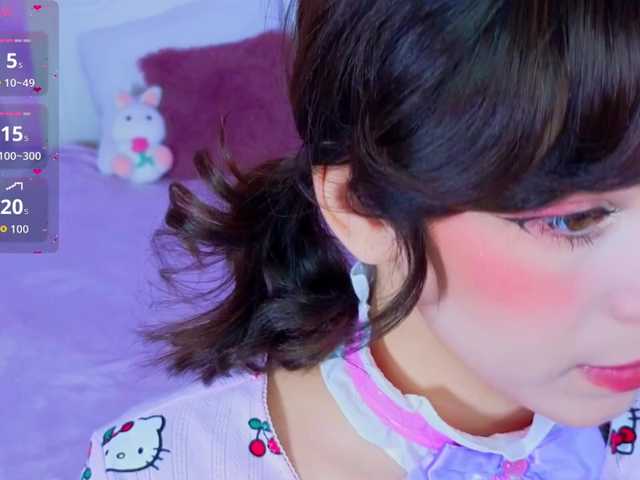 CoralineJones live cam on BongaCams