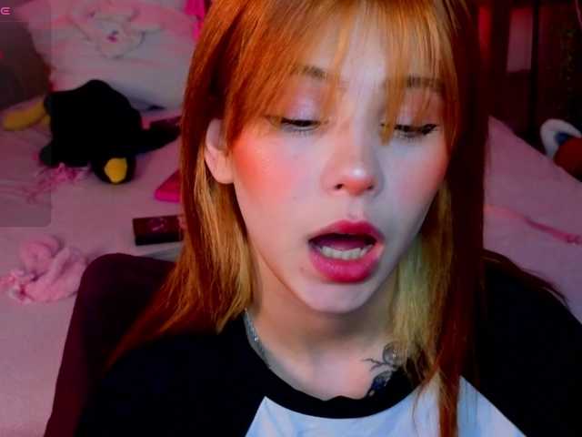 CoralineJones's BongaCams show and profile