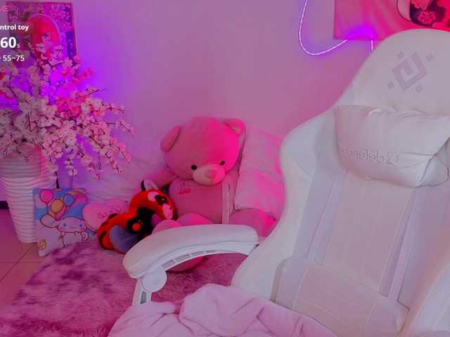CoralineJones live cam on BongaCams