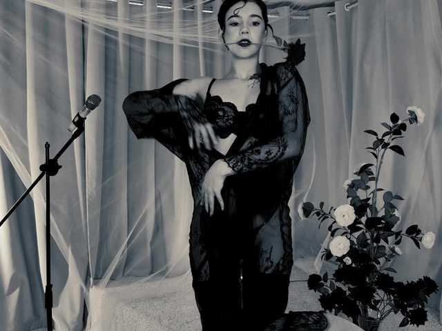 CoralineJones live cam on BongaCams