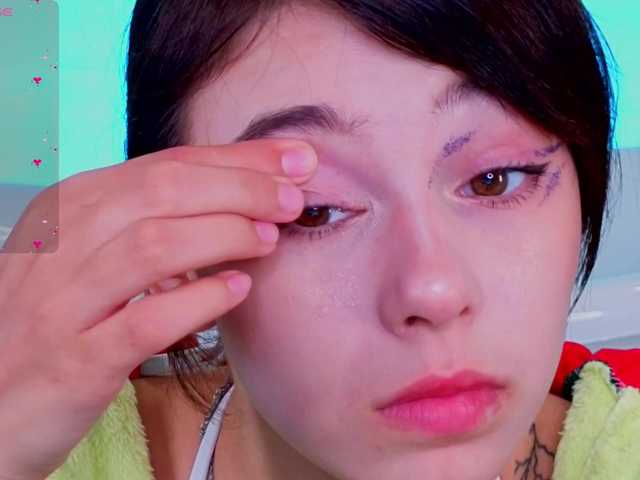 CoralineJones live cam on BongaCams