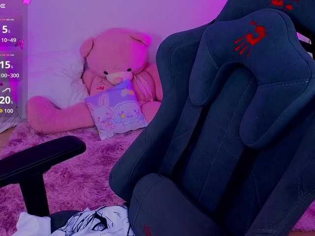 CoralineJones's BongaCams show and profile