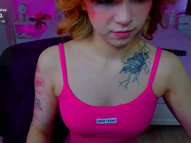  CoralineJones chat room