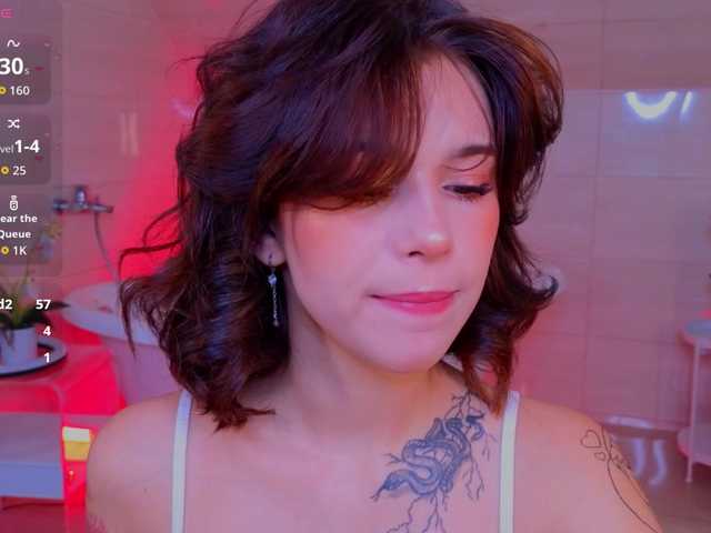 CoralineJones live cam on BongaCams