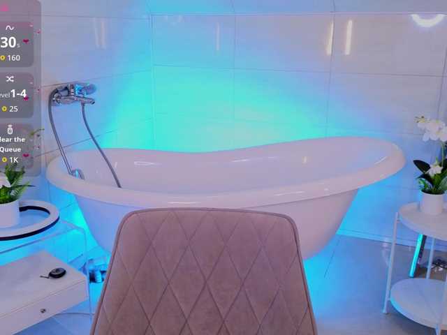 CoralineJones live cam on BongaCams