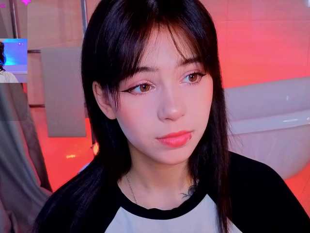 секс CoralineJones
