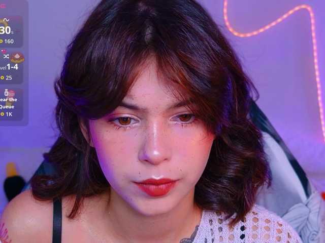 CoralineJones live cam on BongaCams