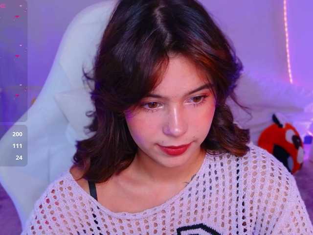 CoralineJones live cam on BongaCams