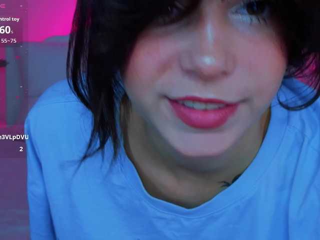 CoralineJones live cam on BongaCams