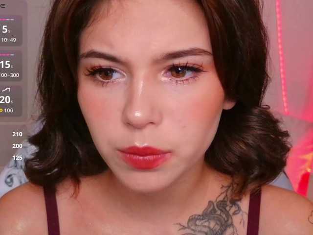 coralinejones online