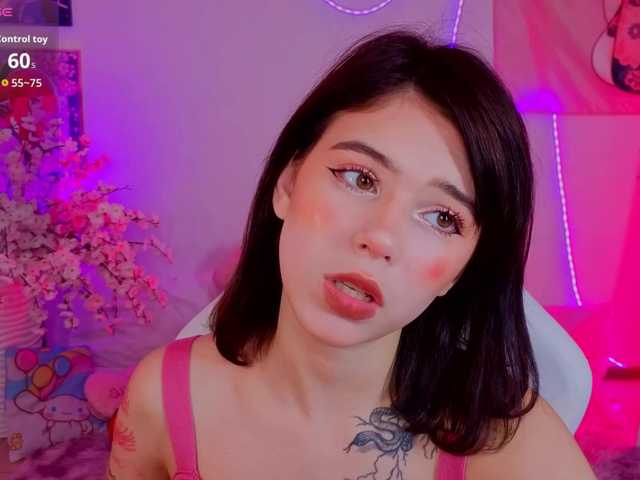 CoralineJones live cam on BongaCams