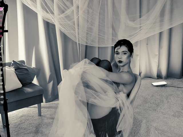 CoralineJones live cam on BongaCams