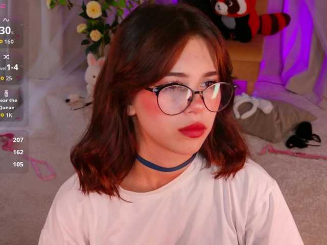 CoralineJones live cam on BongaCams