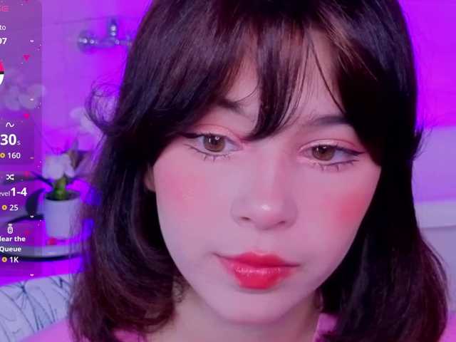 CoralineJones live cam on BongaCams