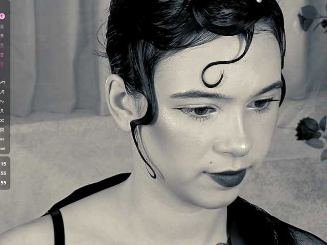 CoralineJones live cam on BongaCams
