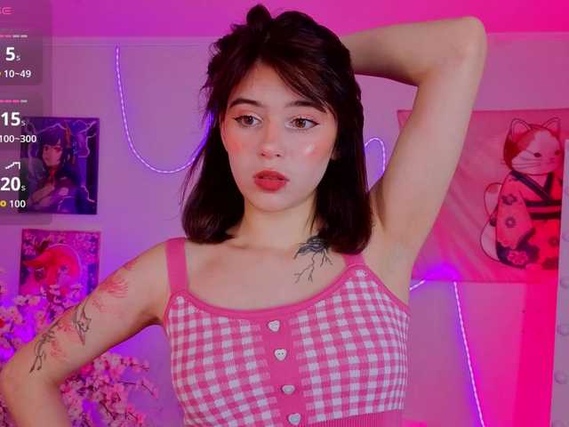CoralineJones live cam on BongaCams