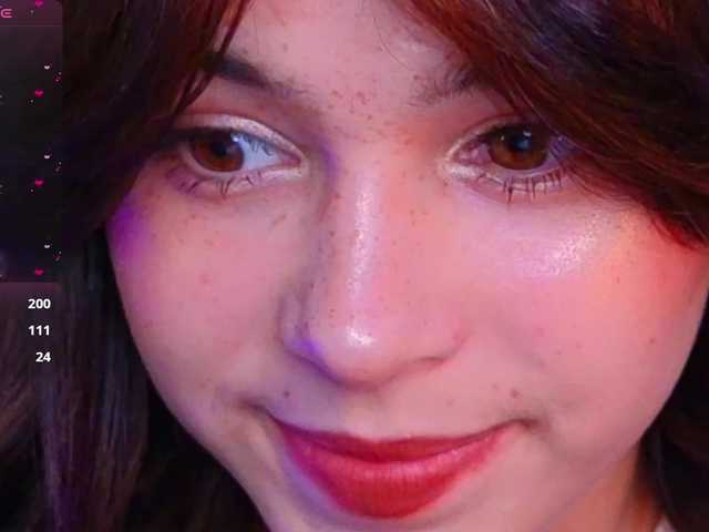 CoralineJones live cam on BongaCams