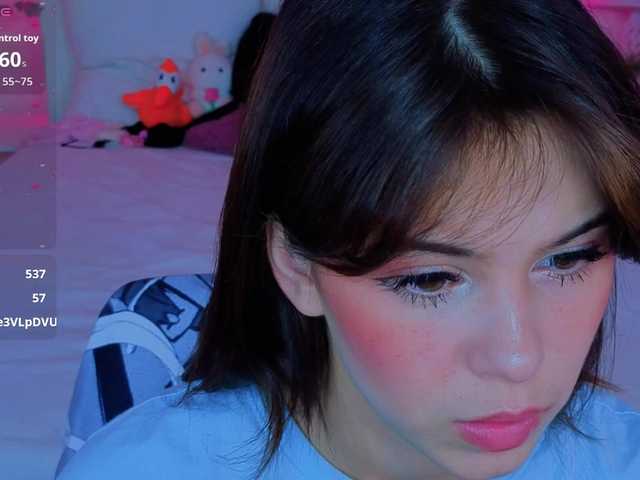 CoralineJones live cam on BongaCams