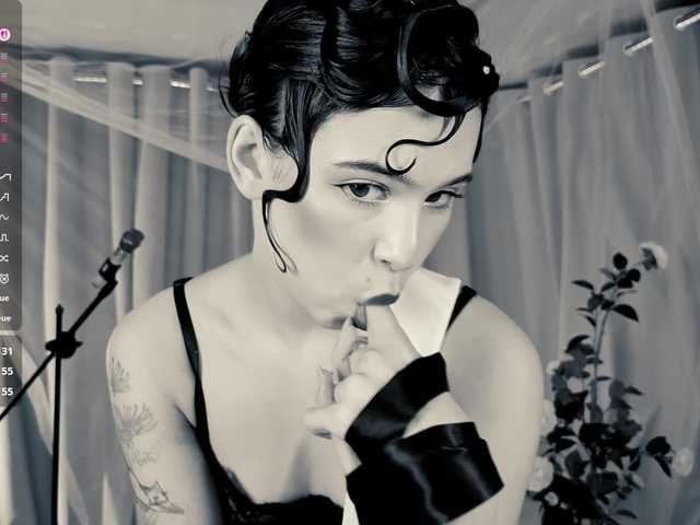 CoralineJones live cam on BongaCams
