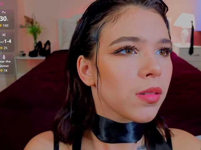 CoralineJones live cam on BongaCams