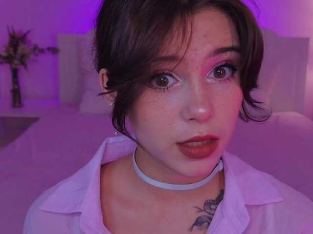 coralinejones online