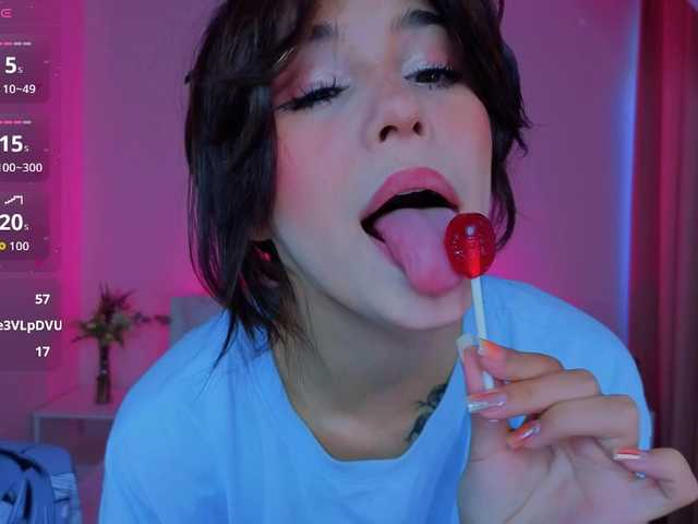 CoralineJones live cam on BongaCams