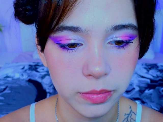 CoralineJones live cam on BongaCams