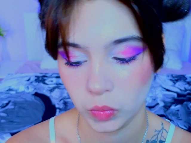 CoralineJones live cam on BongaCams