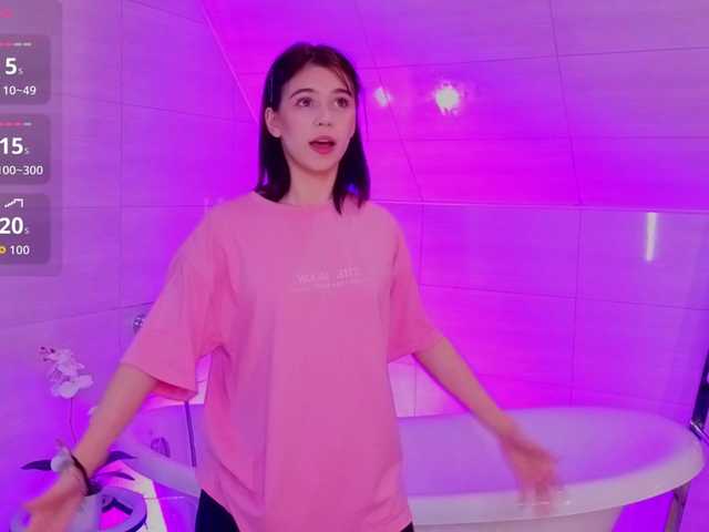CoralineJones live cam on BongaCams
