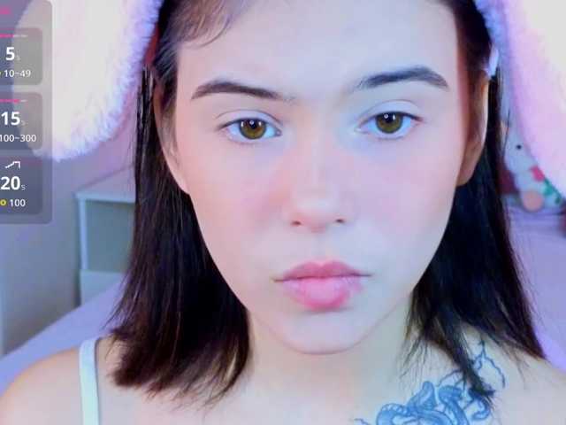CoralineJones live cam on BongaCams