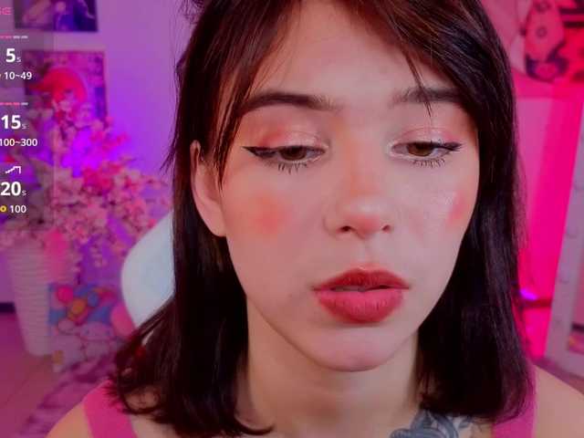 CoralineJones live cam on BongaCams