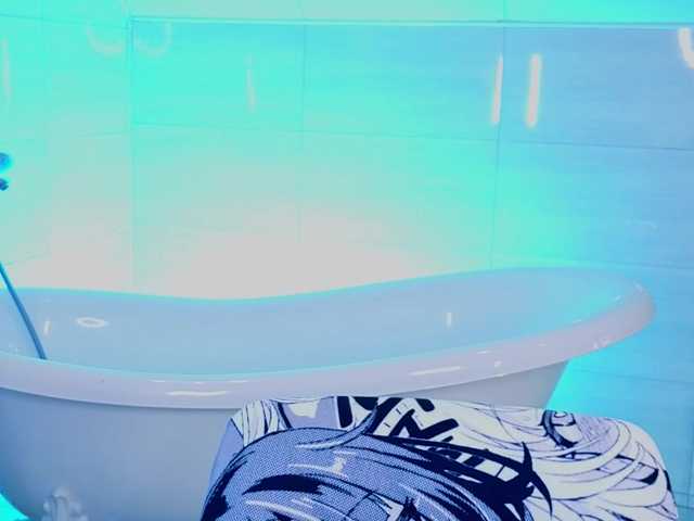 CoralineJones live cam on BongaCams