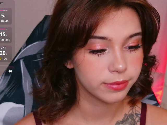 CoralineJones live cam on BongaCams