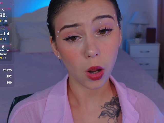 CoralineJones live cam on BongaCams