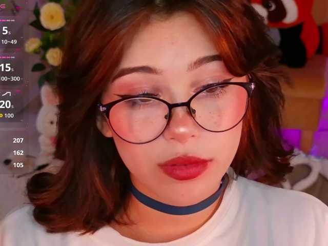 CoralineJones live cam on BongaCams