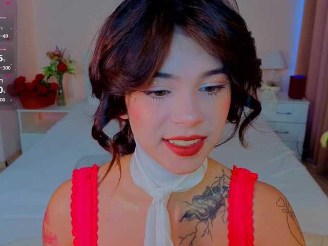 CoralineJones live cam on BongaCams