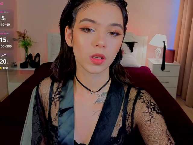 CoralineJones webcam