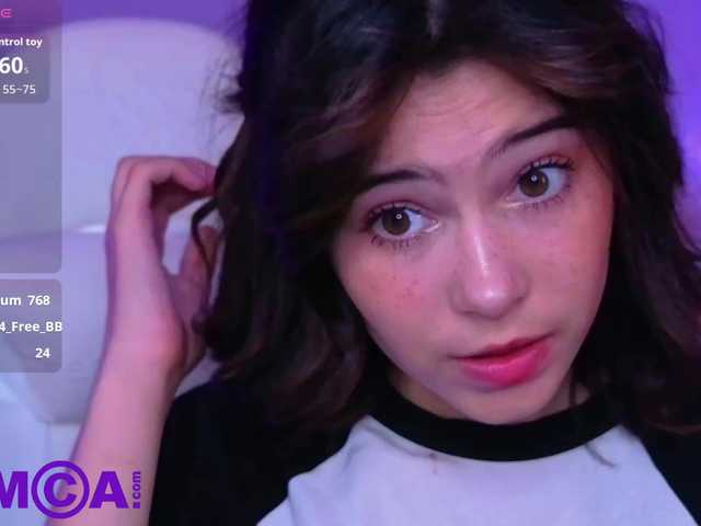 CoralineJones live cam on BongaCams