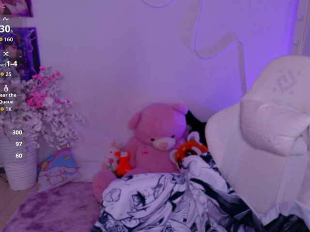 CoralineJones live cam on BongaCams