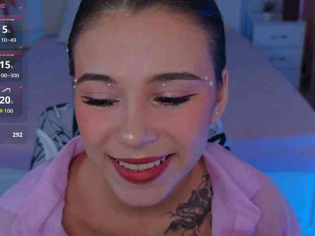 CoralineJones webcam
