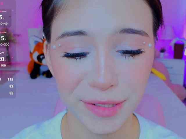 CoralineJones webcam