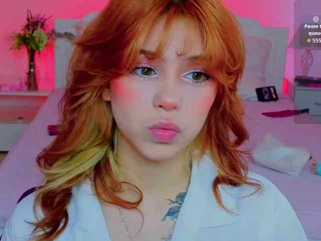 CoralineJones webcam