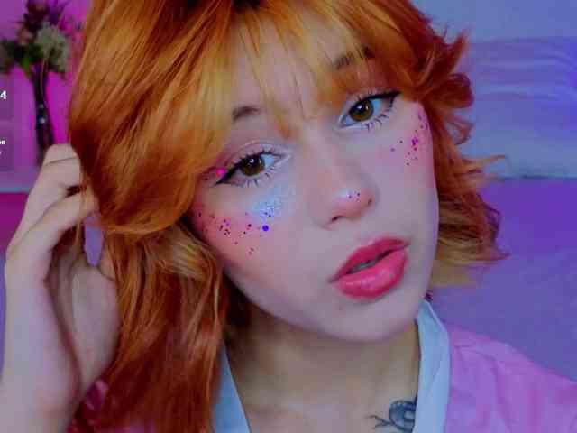 CoralineJones webcam