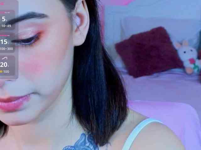 CoralineJones webcam
