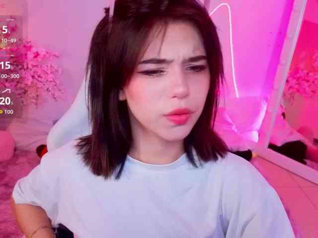 CoralineJones webcam