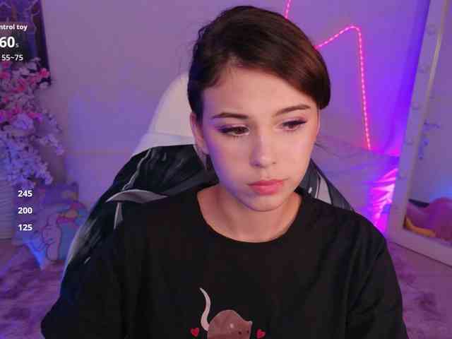 CoralineJones webcam