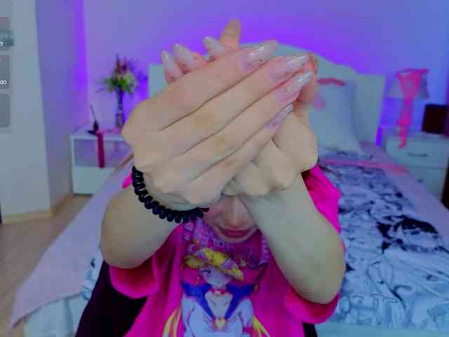 CoralineJones webcam