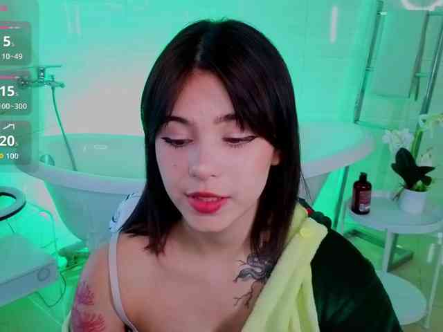 CoralineJones webcam