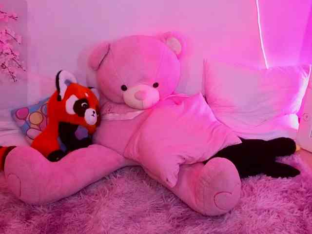 CoralineJones webcam