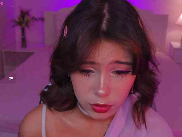 CoralineJones webcam